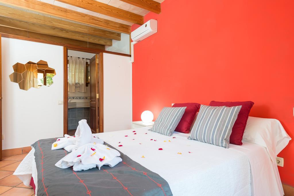 Es Pinar Villa Alaro Exterior photo