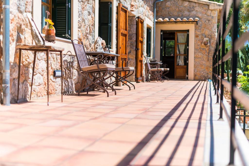 Es Pinar Villa Alaro Exterior photo