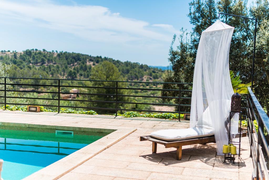 Es Pinar Villa Alaro Exterior photo